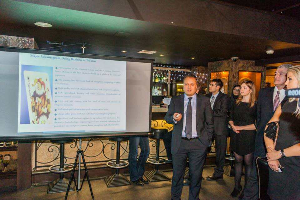 Управляющий партнер Revera Consulting Group Дмитрий Архипенко стал первым спикером на минской бизнес-встрече FRYDAY W